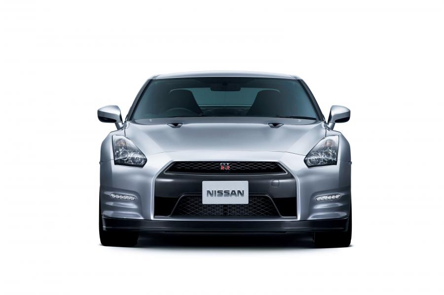  Nissan GT-R 2011 года  (фото 85 из 87)